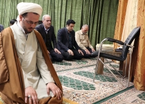 عکس| برگزاری نماز جماعت در سازمان مدیریت تهران