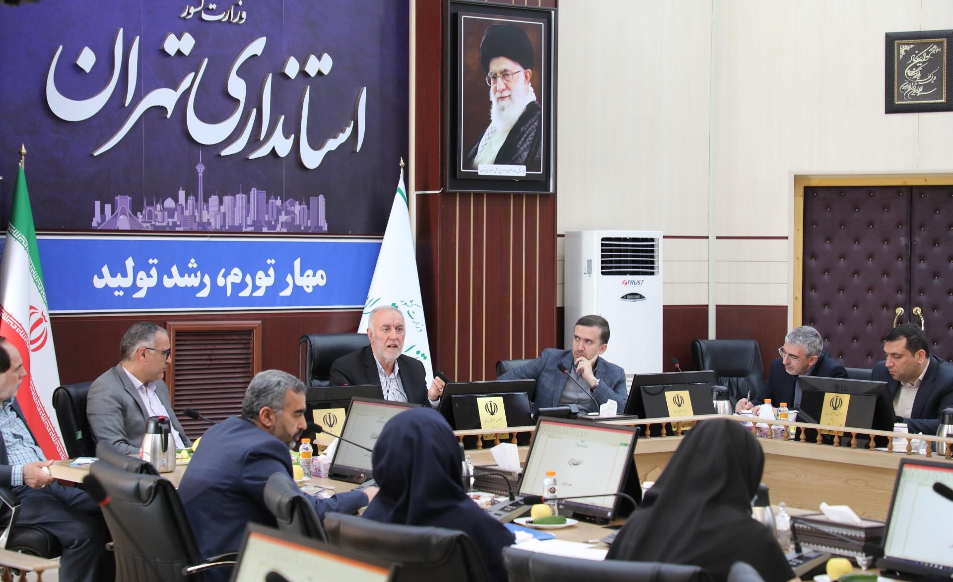 تاکید استاندار تهران بر تعیین شاخص‌های راهبردی جهت جذب نیروی انسانی